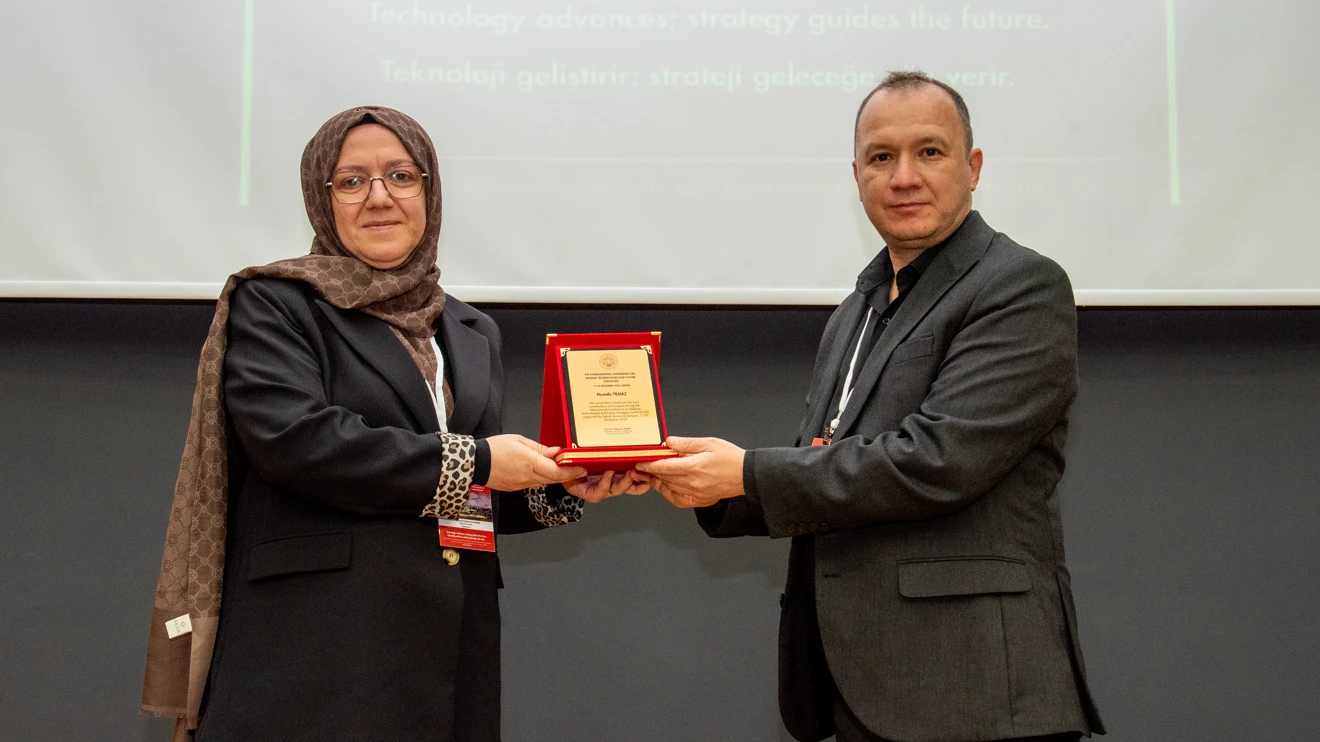Selçuk Üniversitesinde yazılım ve siber güvenlik anlatıldı
